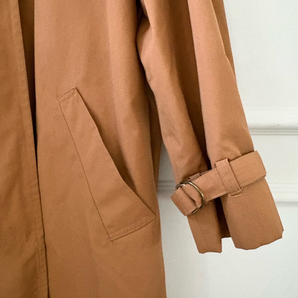 London Fog Camel Tan Single-Breasted Coat with Burgundy Lining - Picture 2 of 11